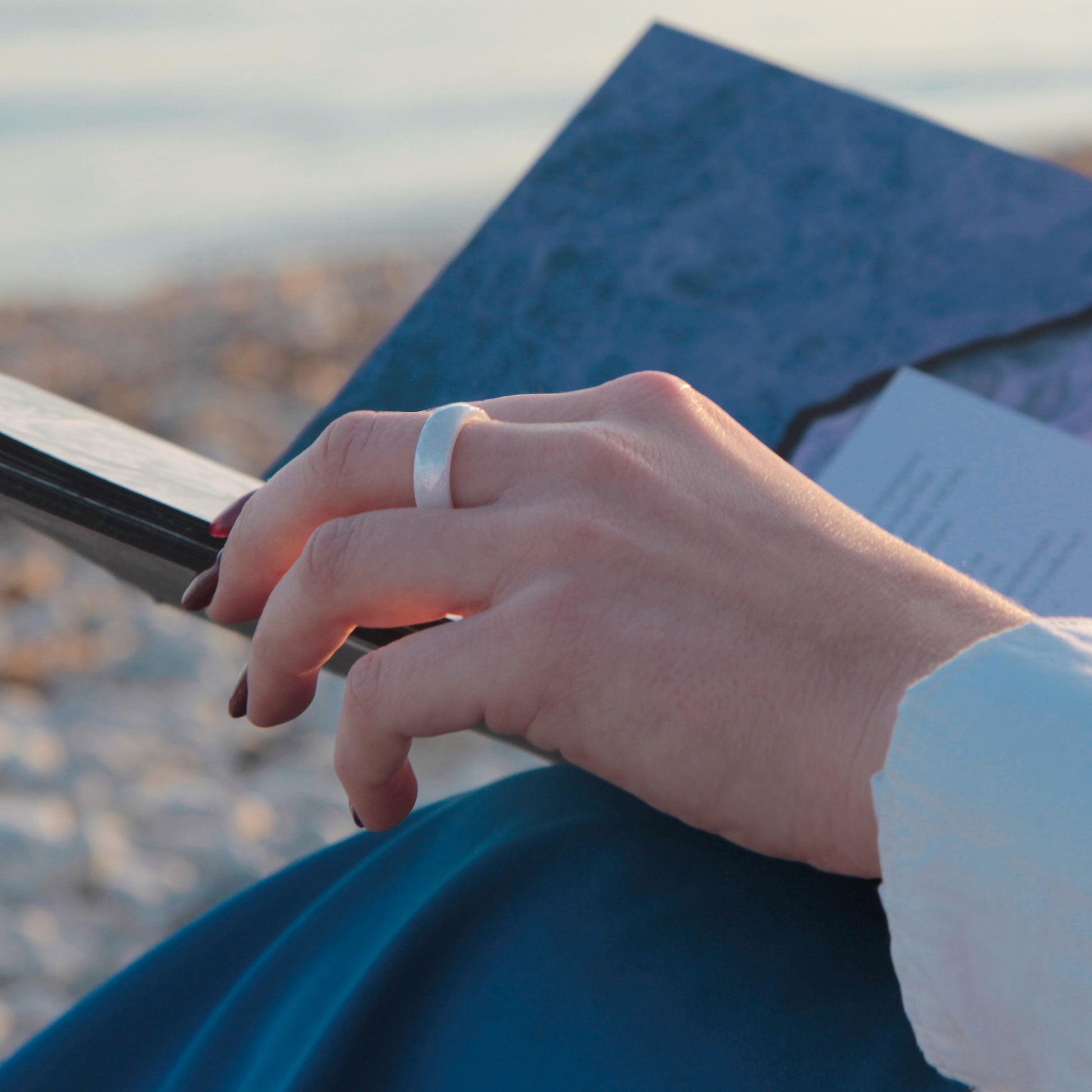 eWear Payment Ring - Silky White Ceramic Faceted